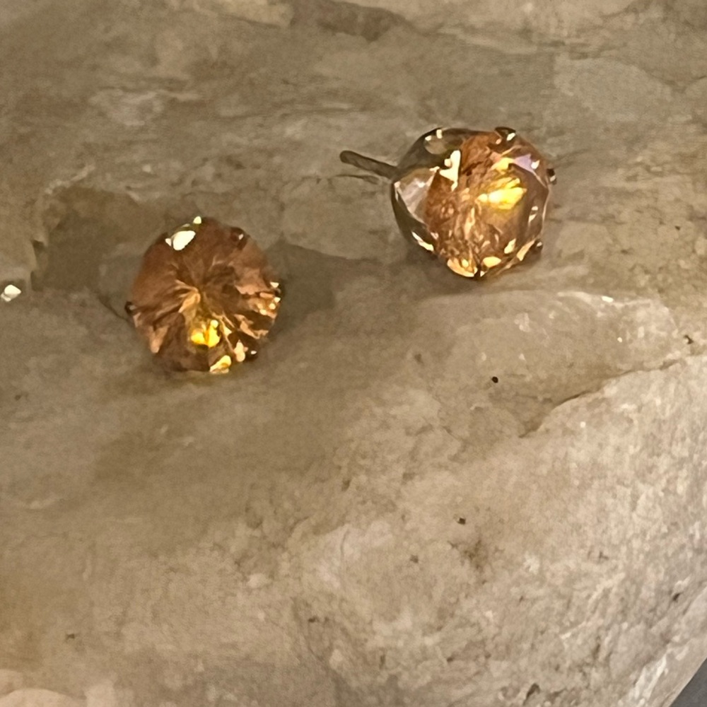 Genuine Citrine Crystal Gemstone Round Cut 7mm Stud Earrings Gold Setting -New - Picture 11 of 15